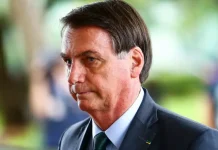 Agentes da PF cumprem mandado de prisão preventiva contra o ex-presidente Jair Bolsonaro