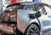 Lei que permite instalação de carregadores de carros elétricos em condomínios é sancionada