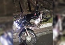 Motociclista fica ferido após acidente e queda no Córrego Cantagalo