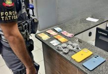 Mulher abandona carro carregado com drogas, mas é acompanhada e presa